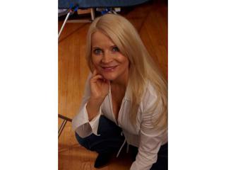 Messages From Above With Psychic Medium Toni Greene