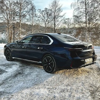 Bonus: Kong Harald har ny bil