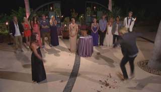 S03E03: Den om Paradise Hotel