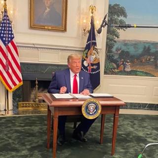 Episode 553: Trump's Tiny Desk