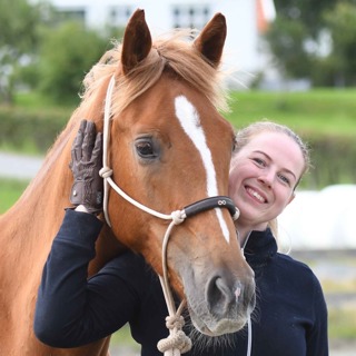 197 - Hestekvinner snakker om hest VII