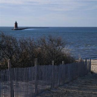 Lapping Lighthouse Bay - 10 Hours Sleep Sound