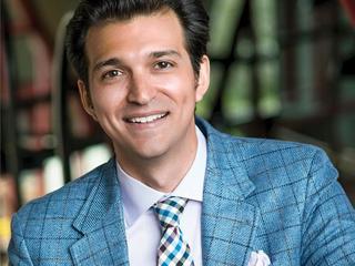 Bert Martinez talks with Danielle Tate, Rory Vaden , Vanessa Shaw and Joe Pine