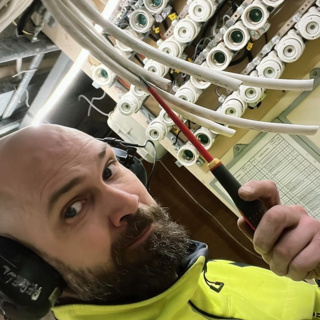 Del 2 Vänstern är död, påstod elektrikern Johannes Regell i förra avsnittet av vår podd. I del 2 funderar Johannes vidare i samtal med Ubbe och Uffe hur människans frigörelse ska förverkligas.