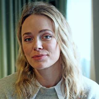 Katia Winter gav upp Hollywood för Sverige