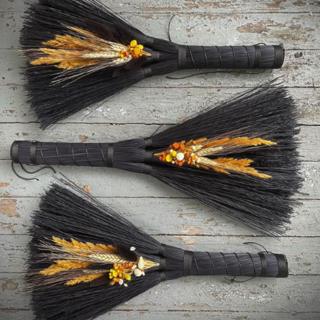 Paskalini Savopoulos: Broomsquire