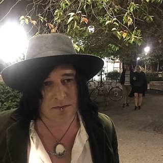 Isak fick hammare i huvudet – upptäckte hjärntumör