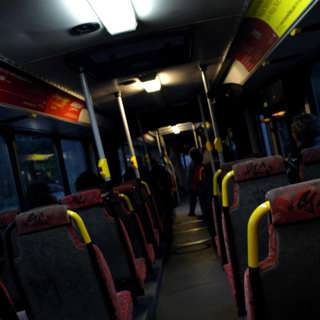 Minderåriga lämnades kvar mitt i natten – trots giltiga biljetter