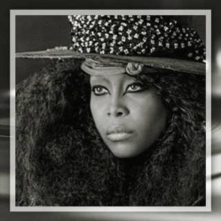 Erykah Badu - en tyst konkurrens med det förgångna