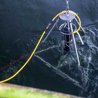 Spekulationstätt om Estonia i Ekot, cannabis-twittrande reporter på Sydsvenskan, tidningsbranschen rasar mot hårdare reglering av spelreklam