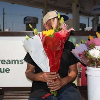 States Clash Over Immigration Policies, Inflation Concerns Rise, Experts Warn U.S. Debt Crisis, Norton Faces Leadership Challenges, and more...