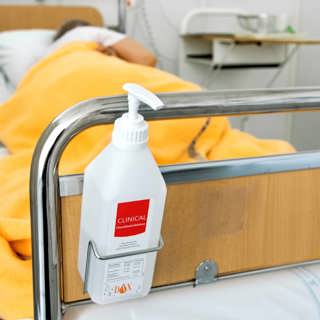 Det ligger en hel människa i sjukhussängen