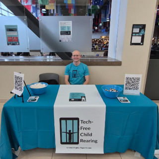 BYU-Idaho student examines impact of smart devices on young children in online publication