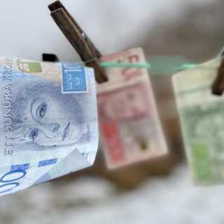 Pengarna eller livet?