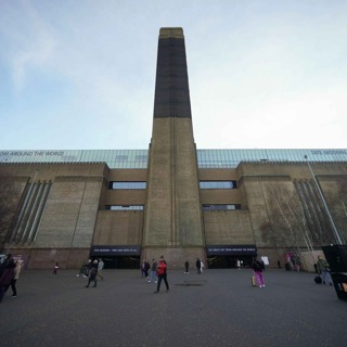 Why are UK museums losing visitors?