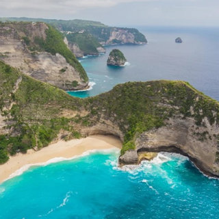 Australian woman dies in Bali 