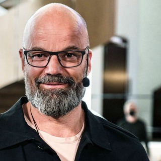 Gudstjänst: Vem är jag och vad ska jag göra med mitt liv? - Niklas Piensoho
