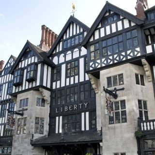 Långlivade brittiska blommor – varuhuset Liberty fyller 150 år