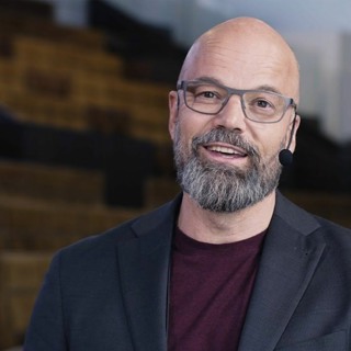 Gudstjänst: Grunden för en trygg identitet - Niklas Piensoho