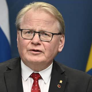 Hultqvist om brutna Nato-löftet: "Uttryckte mig lite väl definitivt"