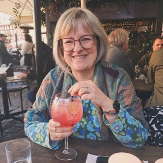 Annika Bouvin håller ordning på Herr och Fru Parkinson