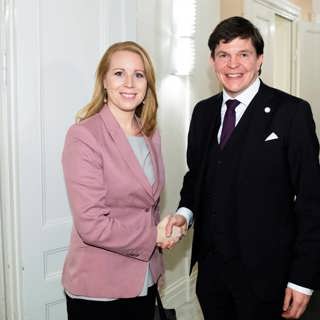 Sharciga guurka caruurta oo la adkeeyey, Habka loo hagaajin lahaa nidaamka doorashada Sweden iyo Annie Lööf iyo soo dhisid dowlad